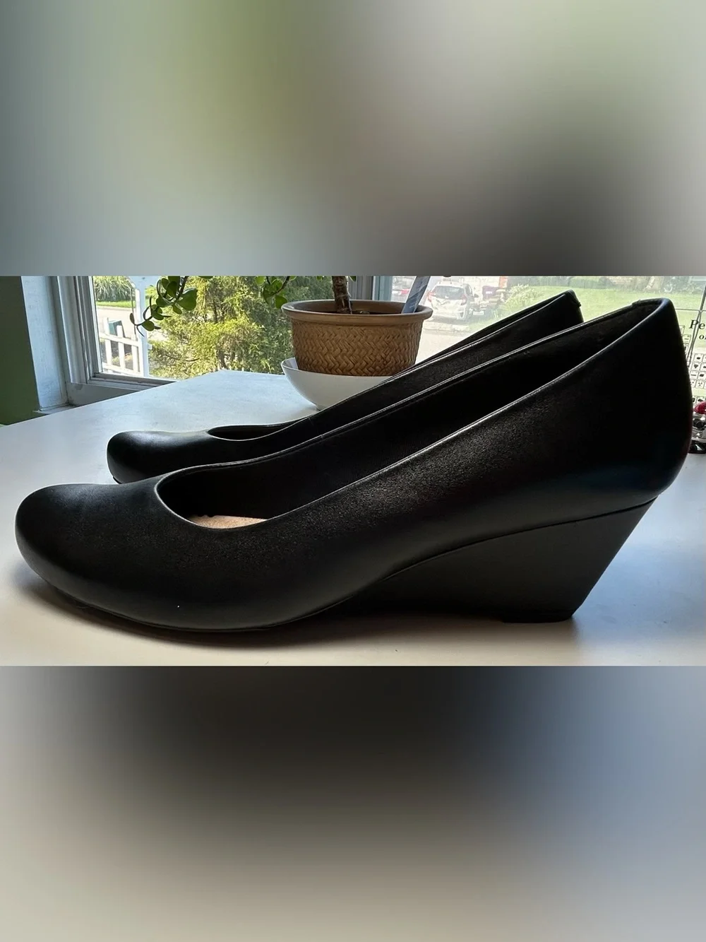 Clark’s Collection Black Leather Wedge Pumps Size 11
